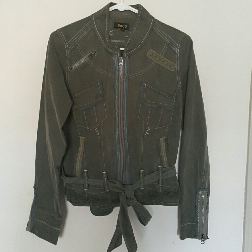 buy 1 get 1 free💥 Green jeans jacket🍃